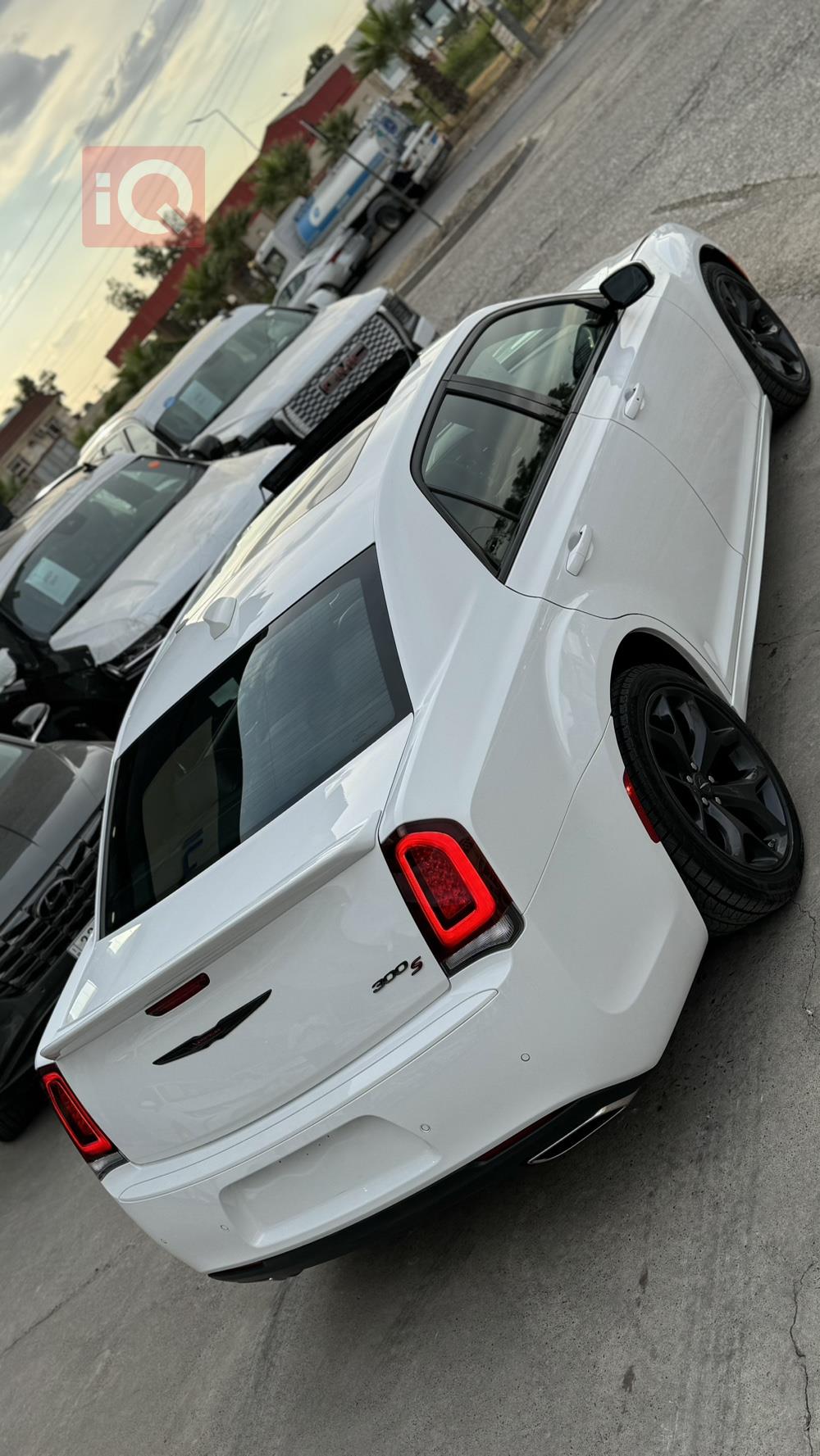 كرايسلر 300